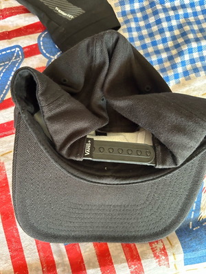 Vans authentic hat like new, size S