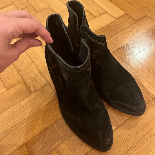 Cowboy suede leather ankle boots like new, size 38