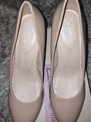 Γόβες Clarks nude σαν καινούργιο