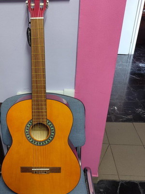 Classical guitar 4/4 new, natural orange color