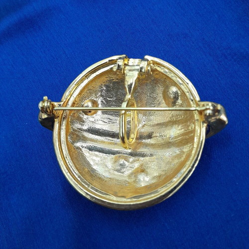 Enamel and zirconia pin like new, 90s pendant style