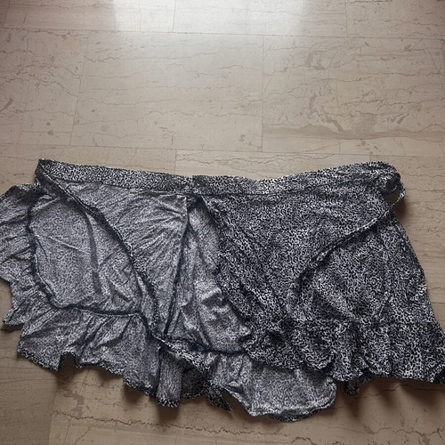 Sinsay Animal Print Skirt size L like new, black and white