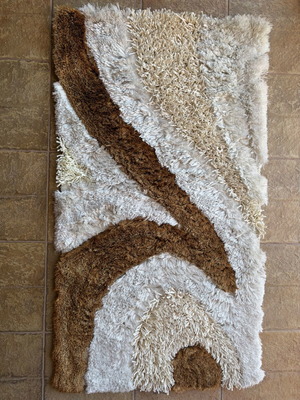 Bedroom rug set used