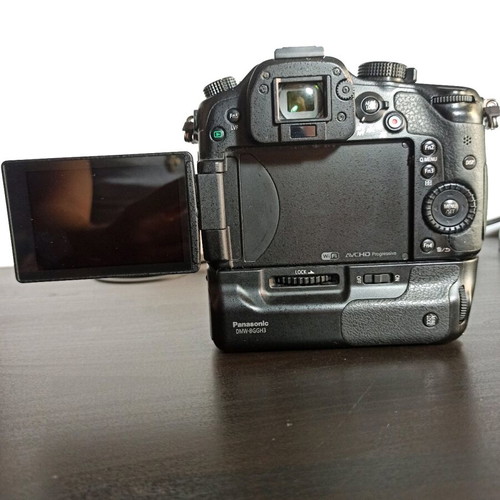 Panasonic dmc-gh3 camera used with accessories