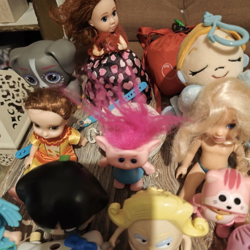 Various toys used, set