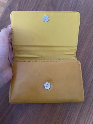Doca wallet, yellow