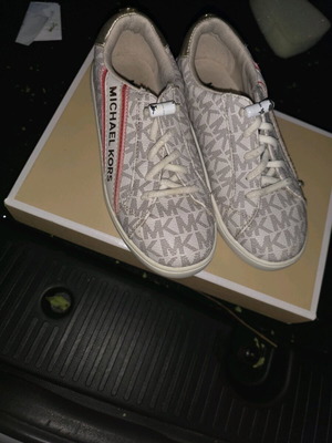 Michael Kors sneakers like new, size 30, beige