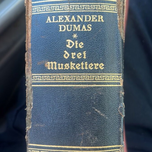 Alexandre Dumas book used, German language, 1930 edition