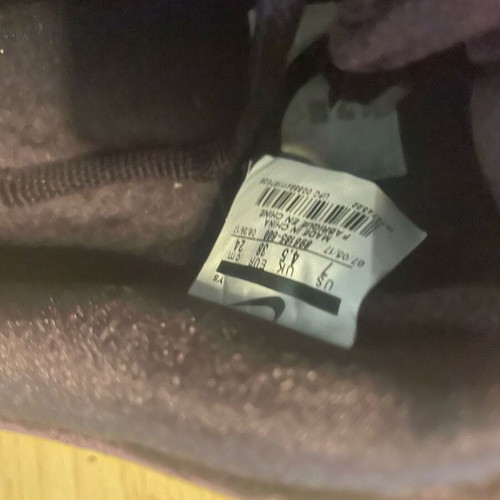 Nike Air velvet shoes size 38 like new, burgundy