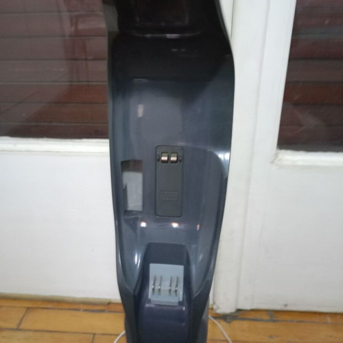 Black and Decker stick vacuum used, defective battery, with charger and brush