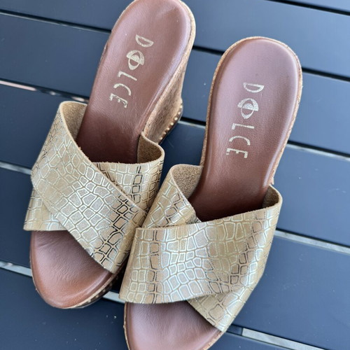Dolce leather platform sandals size 40, like new, beige gold