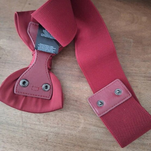 Belt with bow new, size small, red