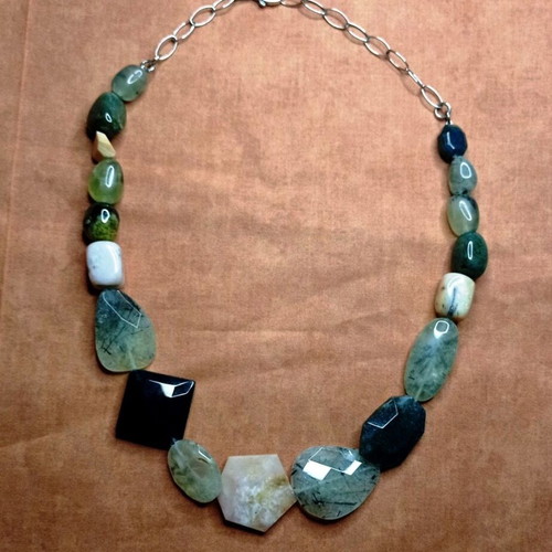Statement necklace made of natural semiprecious stones, like new, 65cm