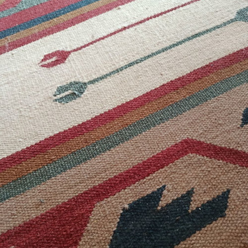 Rug like new, elegant in burgundy, brown and beige
