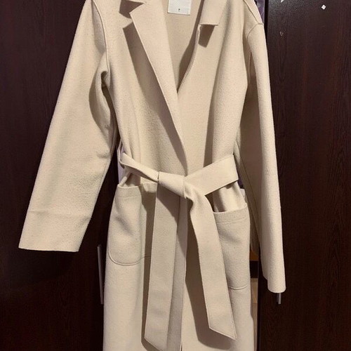 Women's long beige coat Large like new with belt Terranova