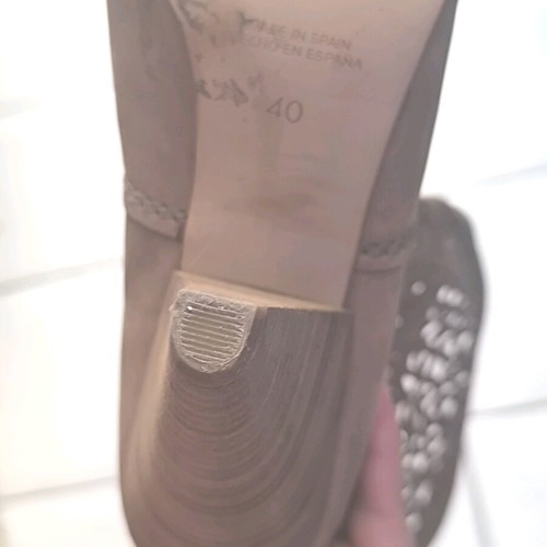 Azur Modern Boots Bershka Size 40 Beige Like New