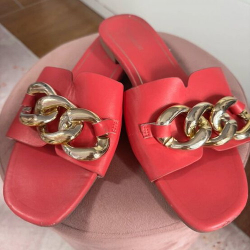 Flat fuchsia sandals like new, size 41