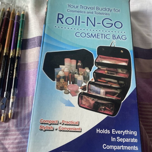 Cosmetics set new with 11 lipsticks, 5 lip pencils, 7 double eye pencils, eyeliner, mini eyeshadow palette, blush, lip balm, and gift pouch