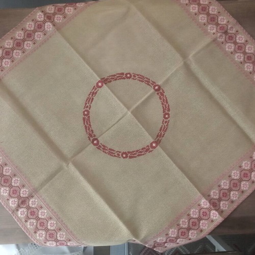 Canvas kares new with embroidered burgundy border and wreath