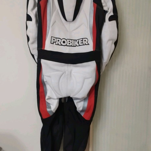 Probiker motorcycle suit new leather size Large for track or road