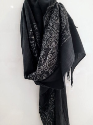 Viscose scarf with embroidered sequins used, black and grey