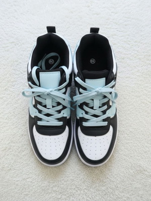 Athletic shoes new, size 39, white and turquoise