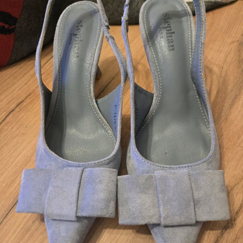 Slingbang baby blue pumps with low heel like new