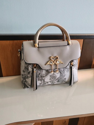 Maria K women's handbag hand-held like new, vintage with embroidered print