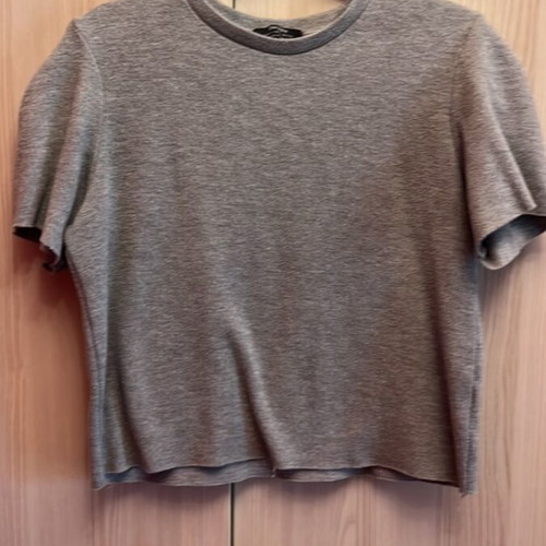 Bershka cotton crop tops like new, 2 pieces, medium size, gray and beige