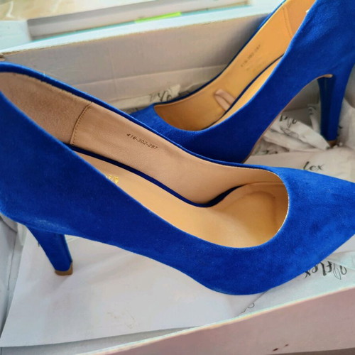 Suede blue electric pumps like new, size 36