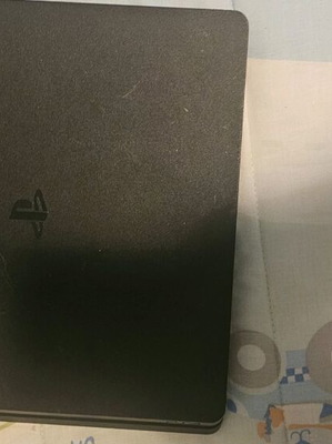 Ps4 used with 6 games and 2 headphones