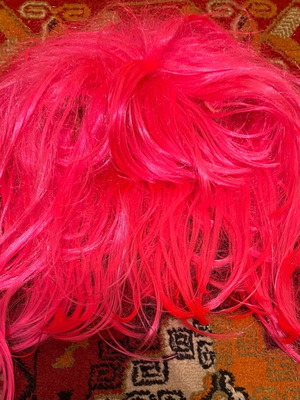Pink synthetic wig like new, used once