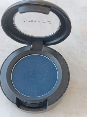 Mac eyeshadow blue matte like new