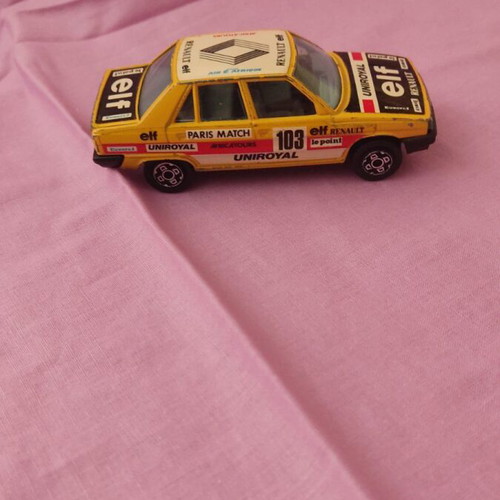 Burago Renault 9 Rally 1/43 used die cast metal model car
