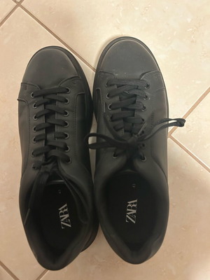 Zara shoes size 43 black like new