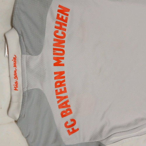 FC Bayern Munich kids shirt used, authentic