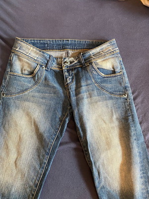 Jean capri size medium