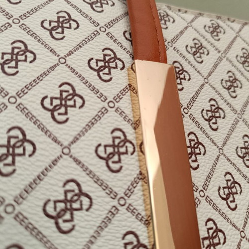 Beige shoulder bag with brown details