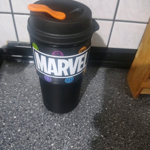 Tupperware cup like new for hot and cold drinks with spout