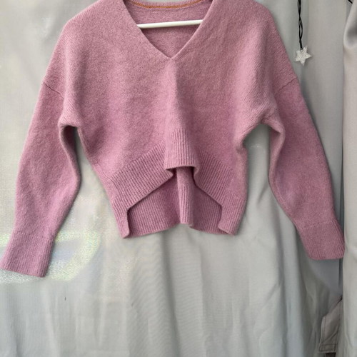 Boss purple sweater used, size XS, cropped model