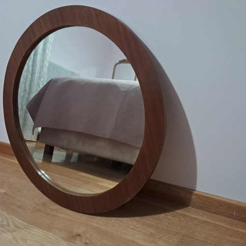 Wooden mirror like new, diameter 65 cm