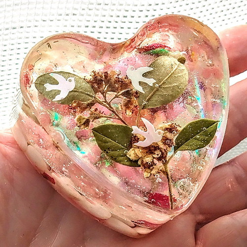Paperweight handmade from resin with flowers and hologram effect new