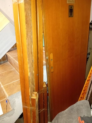 2 Oregon interior doors used with solid wood frames 9 cm