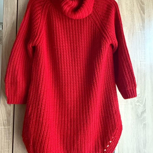 Knitted dress like new, very warm, red
