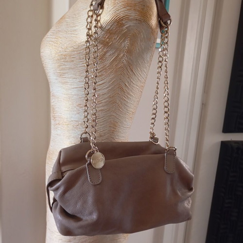 Red Valentino Garavani leather shoulder bag like new, beige, 28x17 cm