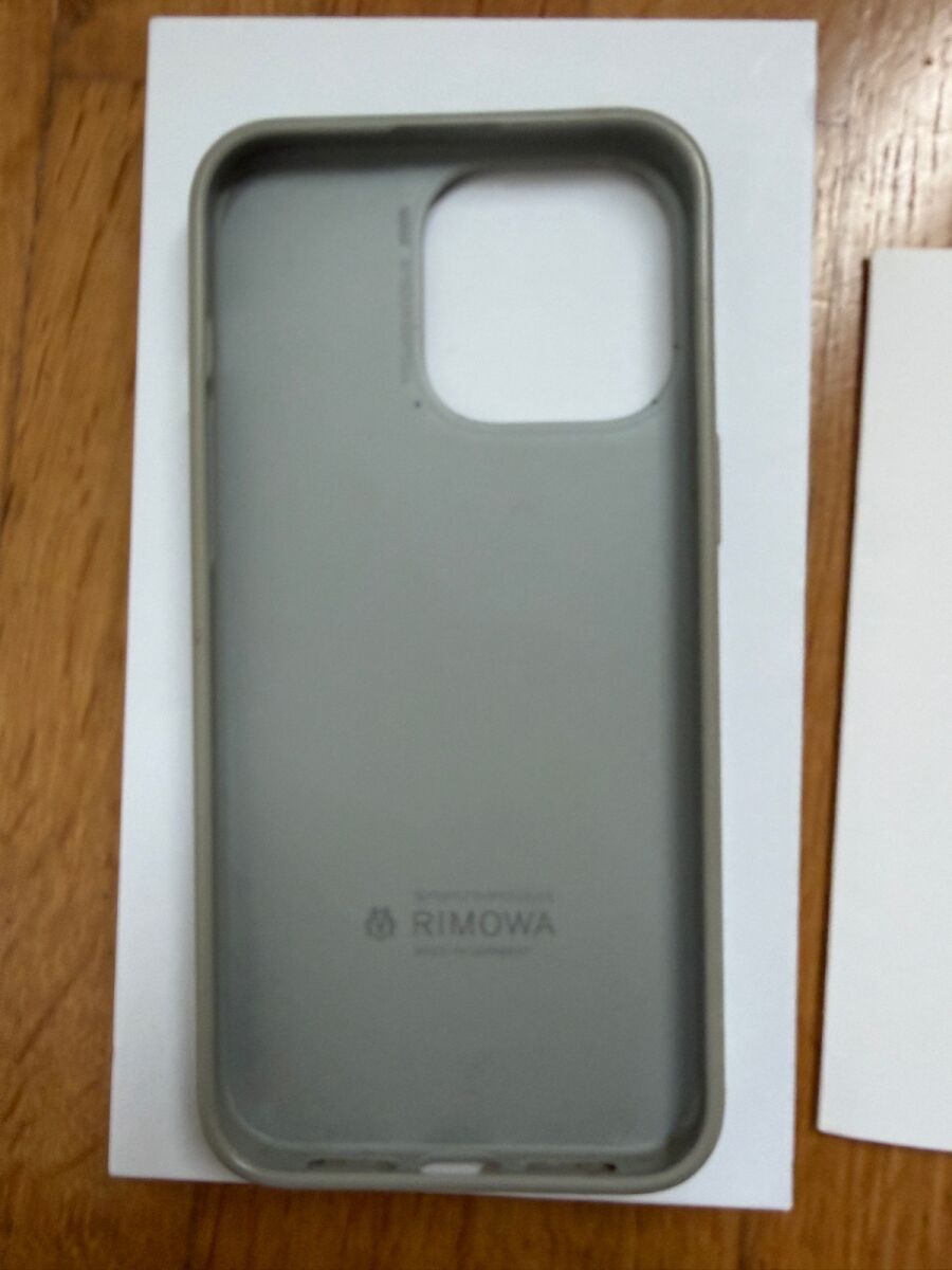 Rimowa iPhone 15 Pro Max case used with… - € 80,00 - Vendora.bg