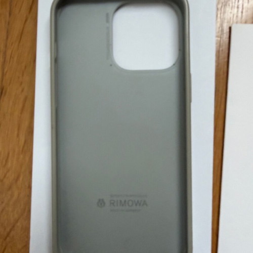 Rimowa iPhone 15 Pro Max case used with - 80,00 - Vendora.bg Rimowa iPhone 15 Pro Max case used with - 80,00 - Vendora.bg
