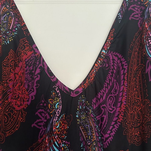 Dress with bold paisley used, elastic fabric, size L, black