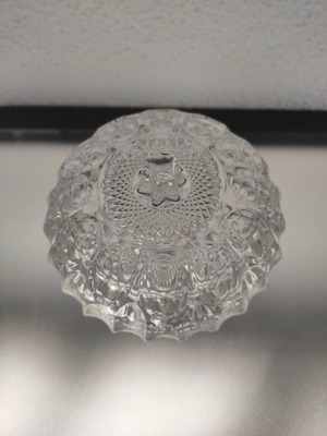 Glass fondantière with embossed design new