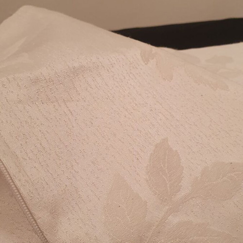 Pillowcase with embossed leaves, cream and white, 52x48 cm